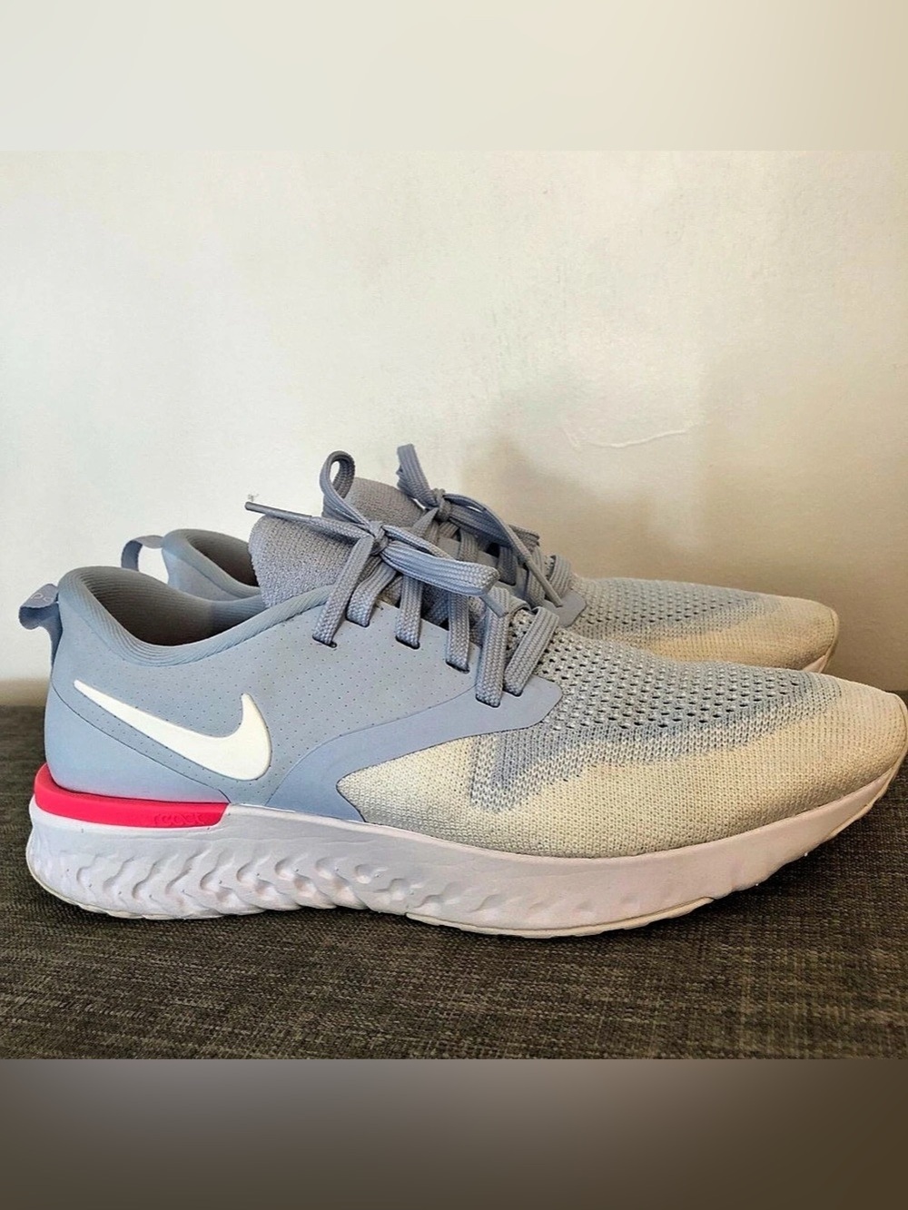 Women's Nike Odyssey React 2 Flyknit Running Shoes. Size 7.